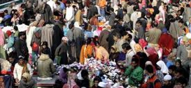 People throng markets in large number ahead of Eid Festival