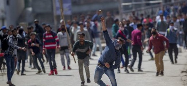 Strike restrictions, cripple life in Srinagar