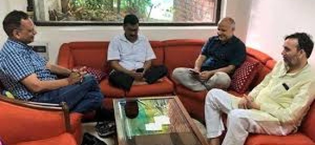 Kejriwal continues sit-in protest