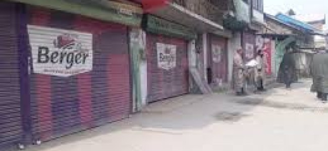 Pulwama town shuts to mourn militant killings