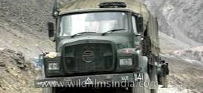Massive deployment in Srinagar, trucks unloaded with essentials