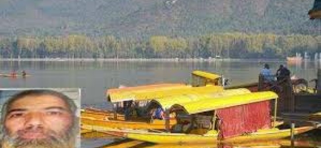 Miraculous escape for 7 tourists, two families as houseboat sinks in Dal Lake