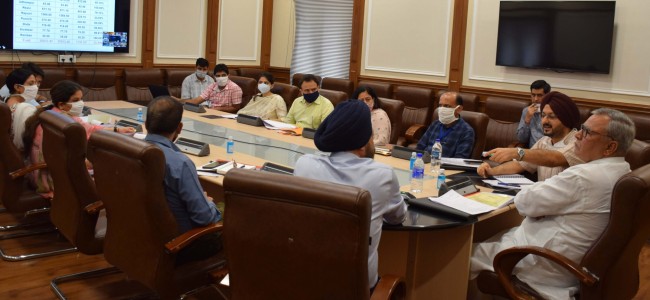 Advisor Khan reviews functioning of FCS&CA Deptt, distribution of ration during COVID-19 pandemic