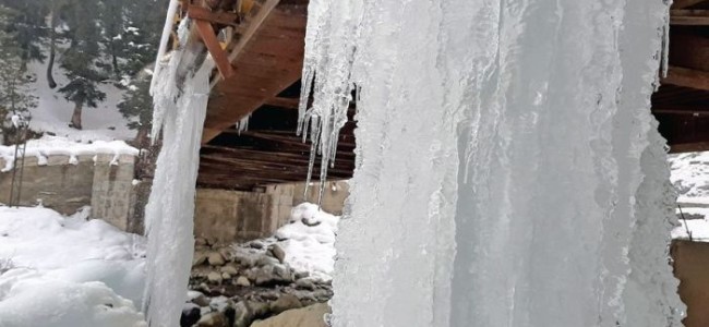 Freezing Cold Unabated in Kashmir, Minus 7.0°C In Srinagar