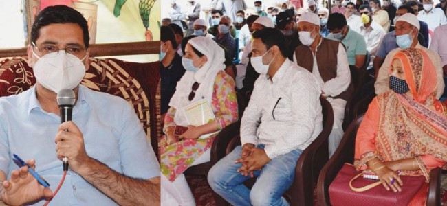 DC B’gam holds Public Darbar at Kanidajan, Chrar-i-Sharief