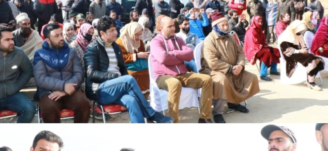 Block Diwas: DC Srinagar hold Public Grievance Redressal Camp at Astanmarg