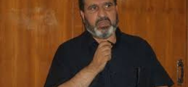Altaf Bukhari praises Private schools.