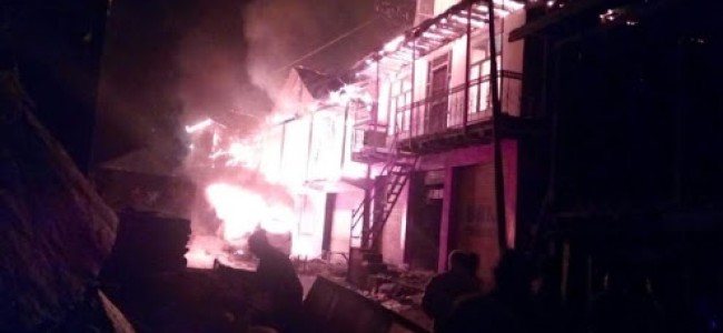 Shops, houses gutted in midnight blaze at Bhalessa