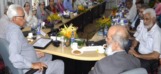 Governor interacts with faculty, scholars of Institute of Kashmir Studies