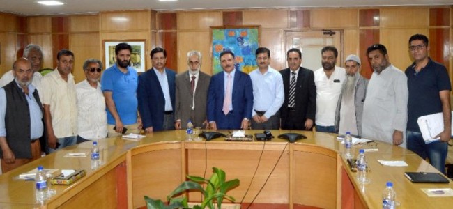 KTMF delegation calls on Chairman J&K Bank