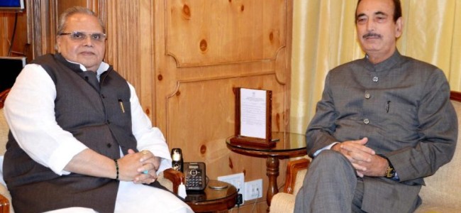 Ghulam Nabi Azad meets Governor
