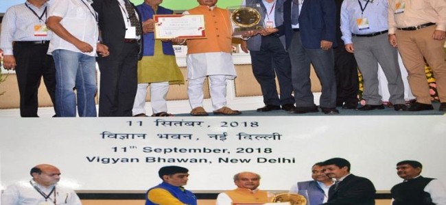 Union Ministry of Rural Development presents 2 national awards to JK