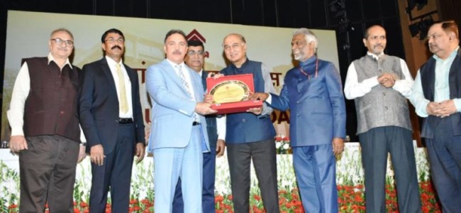 J&K Bank awarded by HUDCO for outstanding contribution in housing sector in J&K state