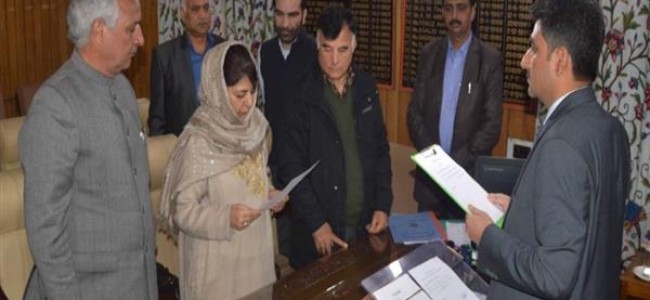 LS Polls:  Mehbooba, G A Mir, Masoodi file nomination papers for South Kashmir constituency