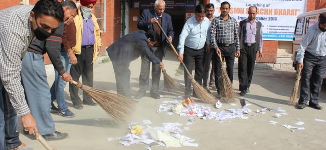 District admin Ganderbal conducts mega sanitation drive at Baltal, Sonamarg