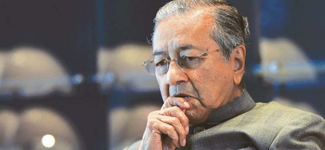 Malaysia’s ruling party dumps Mahathir, dissenters