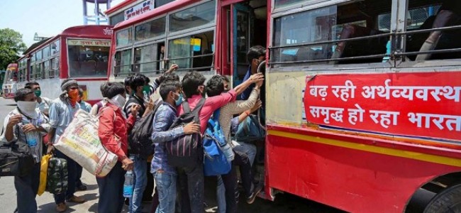 500 Buses Ferrying Migrants From Rajasthan Stuck At UP Border, Congress Awaits Yogi Govt’s Nod