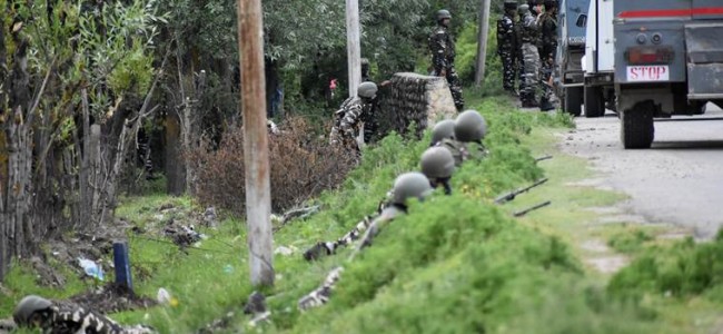 Militants attack security forces in Lawaypora in outskirts of Srinagar, 02 CRPF trooper injured