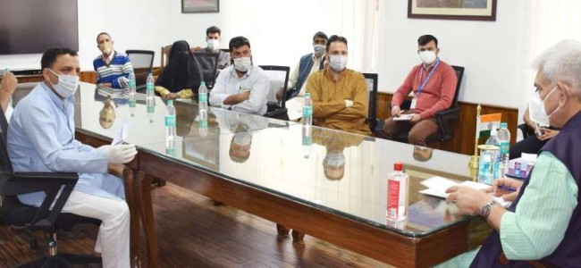 BDC Chairpersons, Political leaders from Shopian call on Lt Governor
