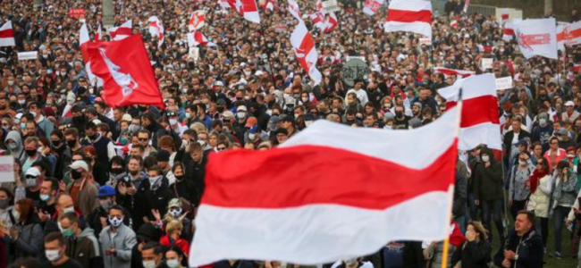 Tens of thousands march in support of Belarus political prisoners
