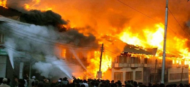 Nocturnal blaze damages 22 shops in north Kashmir