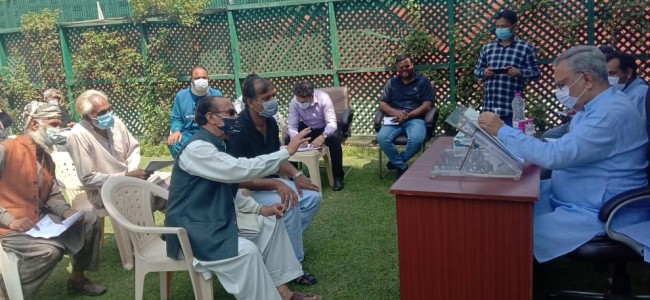 Govt committed towards redressing public issues on priority: Advisor Farooq Khan