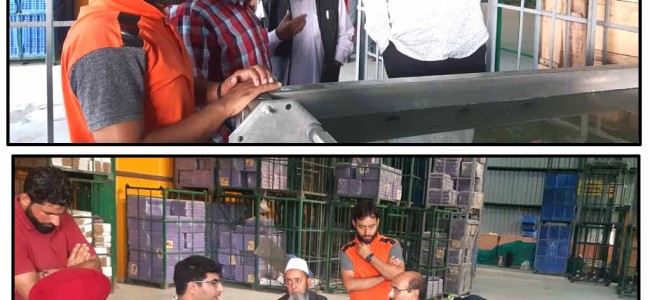 Director Agriculture Kashmir visits Cold Storage facility at Sopore, Bla
