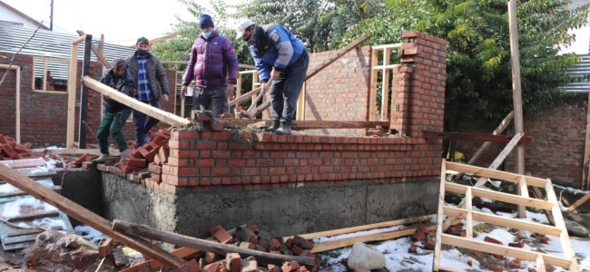 LC&MA carries out demolition drive at various Srinagar areas