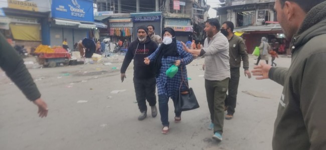 Civilian killed, over 25 injured in Srinagar grenade attack