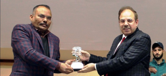 Div Com Kashmir calls on youth to partner in developing a sustainable future
