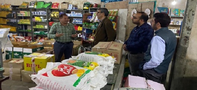 Registrar Cooperative inspects ongoing modernization work of Super Bazar, Srinagar