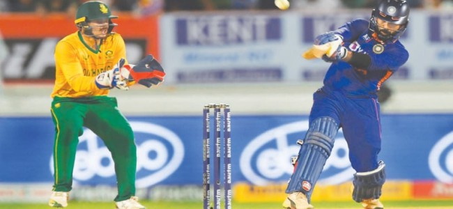 Karthik blitz sets up India’s series-levelling win over SA