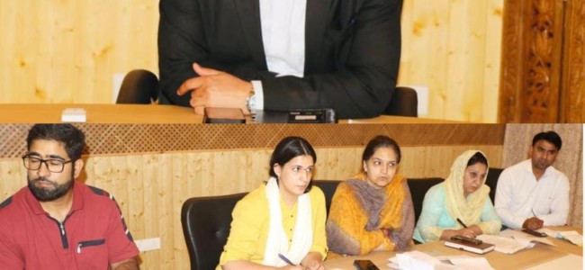 DC Srinagar reviews implementation of PMFME scheme in the district