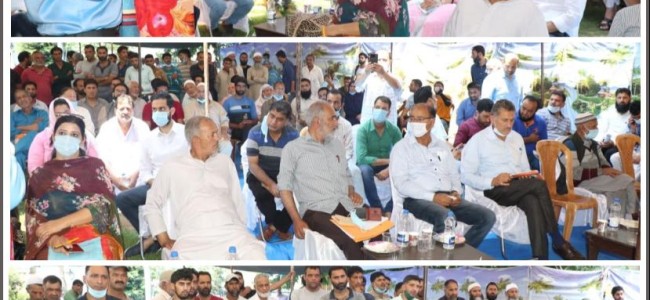 DC Srinagar holds Public Grievance Redressal camp at Brein Nishat