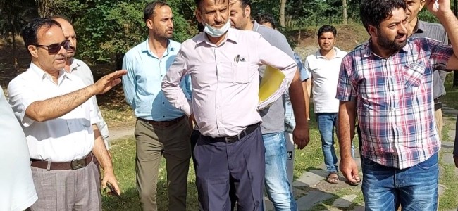 Dr Itoo conducts extensive tour of Baramulla; reviews assets, facilities of Tourism Deptt