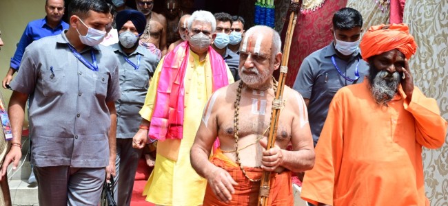 Lt Governor attends unveiling of ‘Statue of Peace’ of Swami Ramanujacharya Ji by Union Home Minister in Srinagar