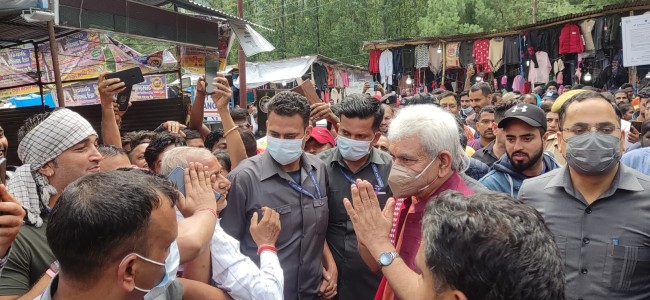 Lt Governor visits Nunwan Pahalgam; to camp overnight to monitor rescue & relief operations & efforts being made to resume Yatra