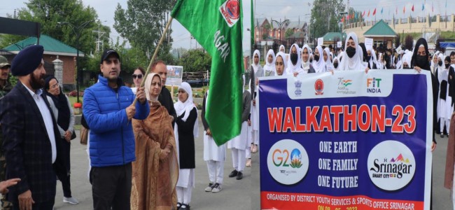 DC Srinagar flags off Walkathon to create awareness on ‘G-20 Summit’