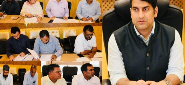 DC Srinagar chairs District Level Cooperative Development Committee Meet
