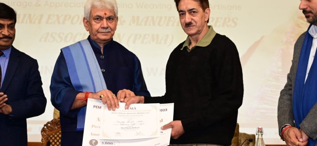 Lt Governor felicitates recipients of prestigious Pashmina Exporters Manufacturers Association Awards at Srinagar