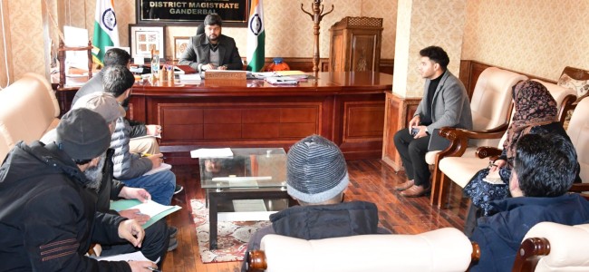 DC Ganderbal chairs DLC meeting on implementation of Bye-Laws for SWM