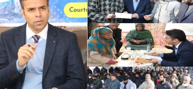 DC Srinagar holds Public Grievance Redressal Camp at Darbagh-Syedpora